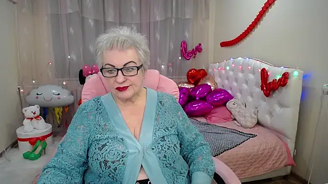 KayleSmoll online show from 02.02.25