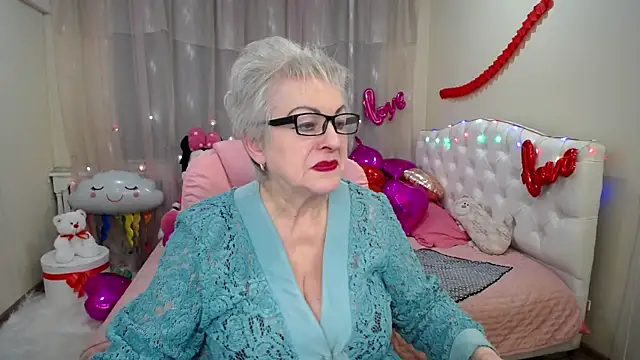 KayleSmoll online show from 02.02.25