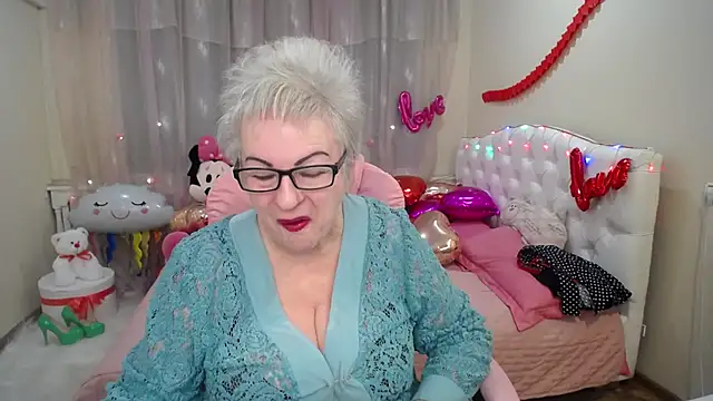 KayleSmoll online show from 02.05.25