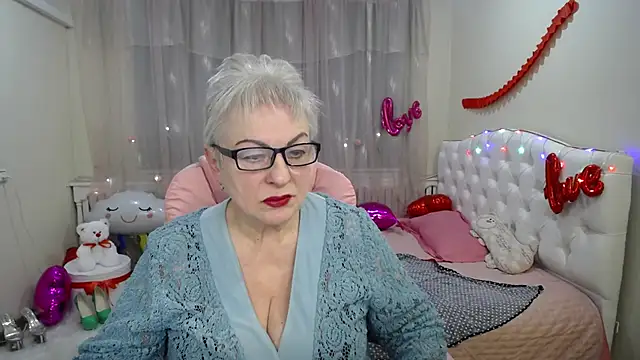 KayleSmoll online show from 03.05.25