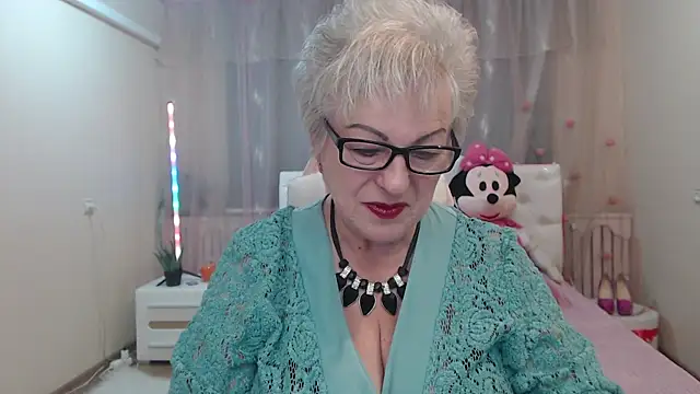 KayleSmoll online show from 09.10.25