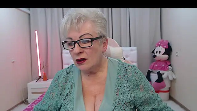 KayleSmoll online show from 04.18.26