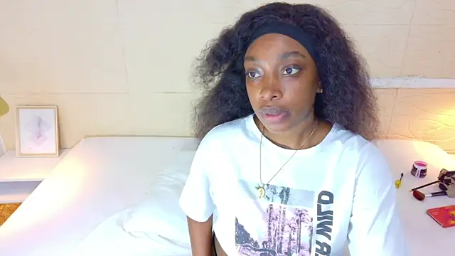 Shamiraa moore online show from 10.09.25