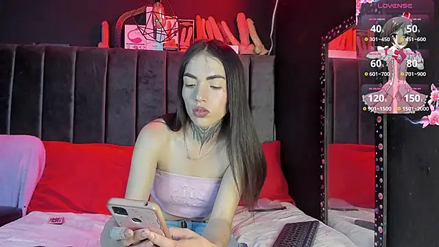 Snapshot of Alice_ch1 chatting on 12.04.24 Alice ch1 online show from 12.04.24