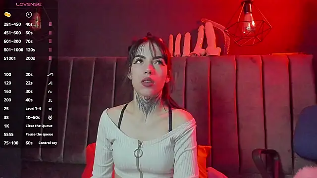 Snapshot of Alice_ch1 chatting on 01.30.25 Alice ch1 online show from 01.30.25