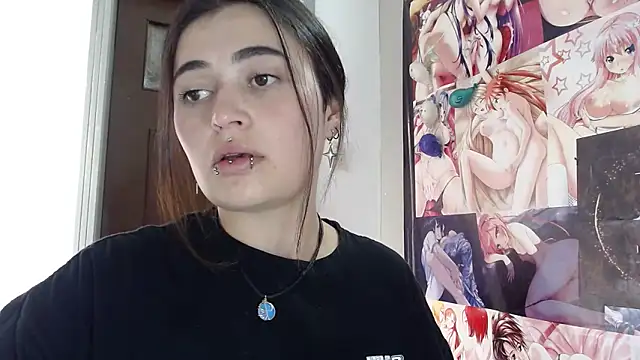 Snapshot of Nylaahh_ chatting on 10.12.25 Nylaahh  online show from 10.12.25