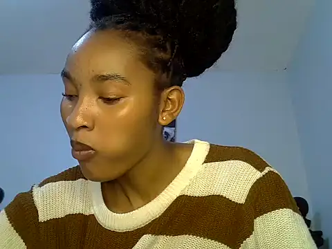 Snapshot of cute-alexis chatting on 06.25.26 cute-alexis online show from 06.25.26