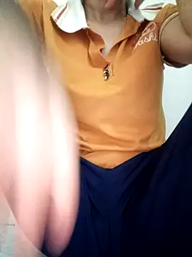 Snapshot of YunLem chatting on 09.27.25 YunLem online show from 09.27.25