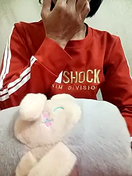 Snapshot of YunLem chatting on 11.30.25 YunLem online show from 11.30.25