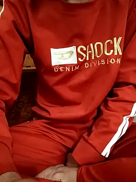 Snapshot of YunLem chatting on 12.19.25 YunLem online show from 12.19.25