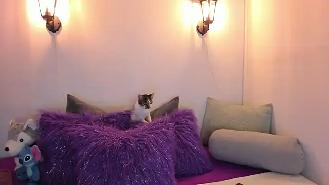 CherryBlossomm  online show from 03.08.25