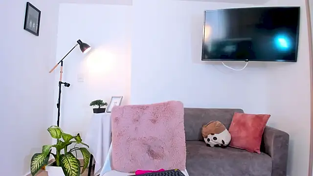 Hannaos online show from 01.08.25