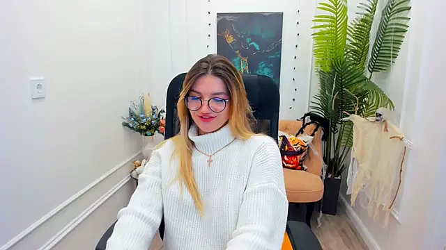 SelenaeMoore online show from 11.02.25