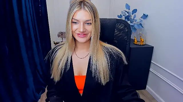 SelenaeMoore online show from 11.30.25