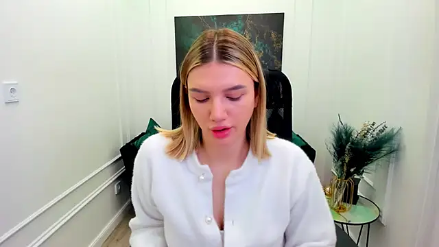 SelenaeMoore online show from 06.03.26