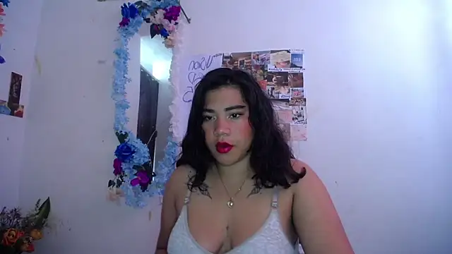 Snapshot of soul_red chatting on 03.06.25 soul red online show from 03.06.25