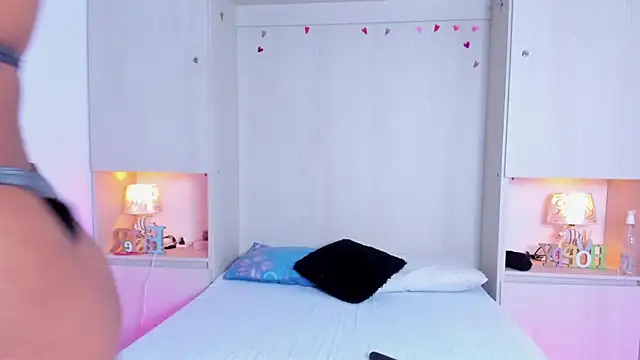 KendallRosse1 online show from 12.18.25