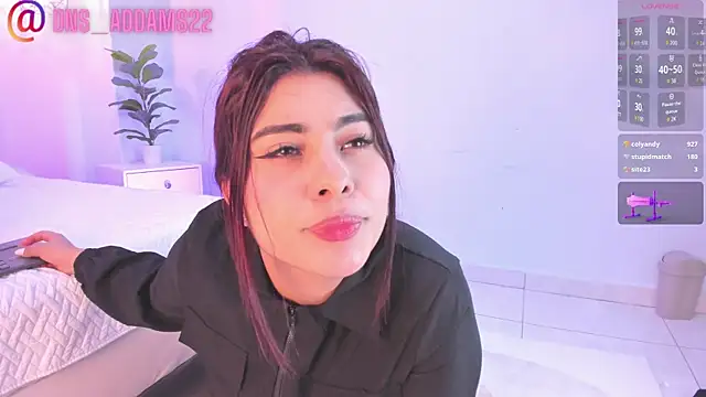 Danna adams01 online show from 12.29.24