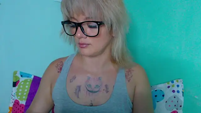 kitten sweet online show from 02.04.25