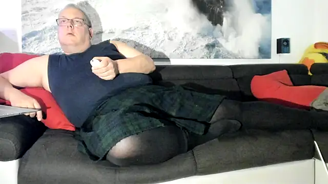 Snapshot of Nasse_Windel chatting on 02.23.25 Nasse Windel online show from 02.23.25