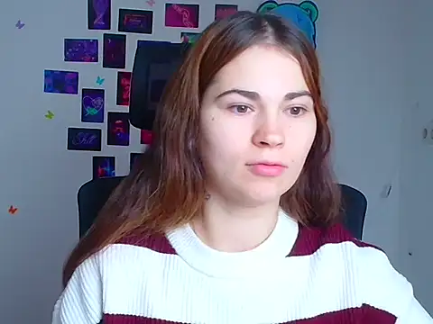 Snapshot of Loon_Amore chatting on 12.21.25 Loon Amore online show from 12.21.25