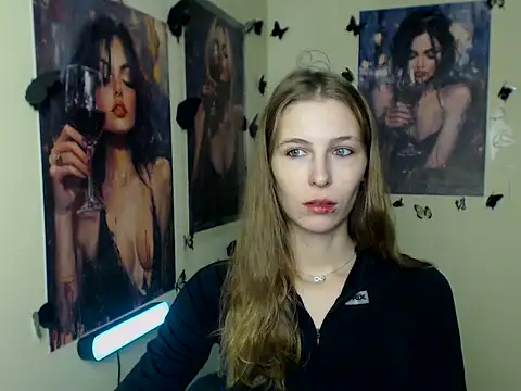 StrangerGi online show from 11.08.25