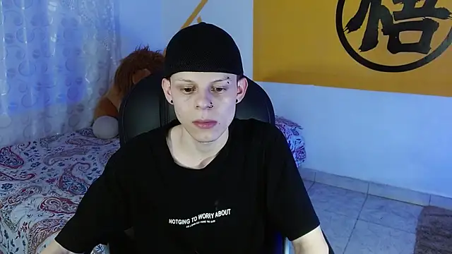 Snapshot of Matthew_Boy_ chatting on 12.12.24 Matthew Boy  online show from 12.12.24