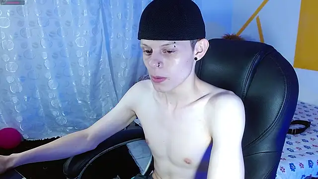 Snapshot of Matthew_Boy_ chatting on 12.14.24 Matthew Boy  online show from 12.14.24