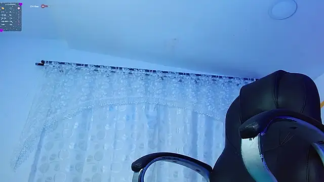 Snapshot of Matthew_Boy_ chatting on 12.21.24 Matthew Boy  online show from 12.21.24