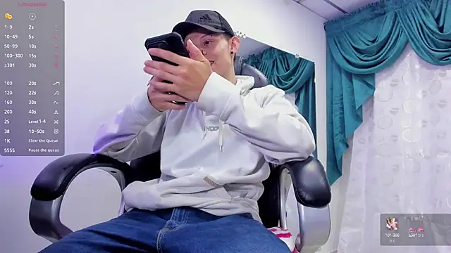 Snapshot of Matthew_Boy_ chatting on 01.17.25 Matthew Boy  online show from 01.17.25