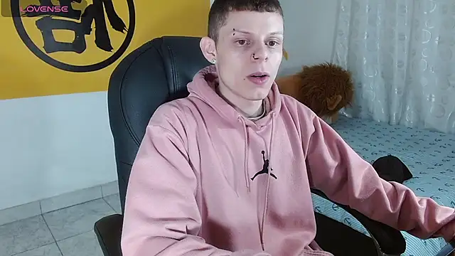 Snapshot of Matthew_Boy_ chatting on 02.26.25 Matthew Boy  online show from 02.26.25