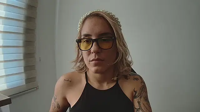 Isis69  online show from 12.04.25