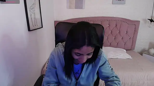 shaneelle online show from 11.19.25