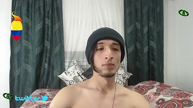 Snapshot of dereck_boy19 chatting on 01.29.25 dereck boy19 online show from 01.29.25