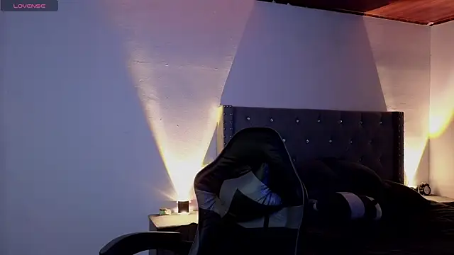 cristal hilton 10 online show from 11.19.25