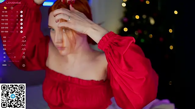 Snapshot of KleinGlif chatting on 12.27.24 KleinGlif online show from 12.27.24