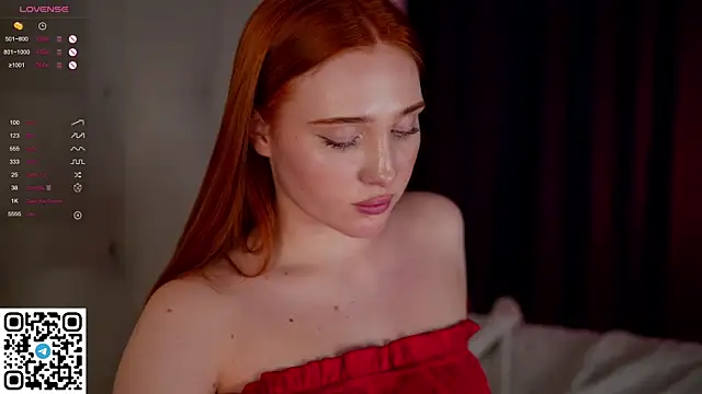 Snapshot of KleinGlif chatting on 01.31.25 KleinGlif online show from 01.31.25