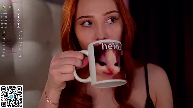 Snapshot of KleinGlif chatting on 02.15.25 KleinGlif online show from 02.15.25