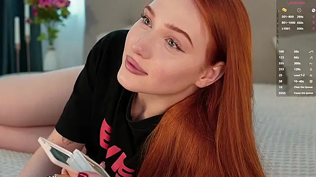 Snapshot of KleinGlif chatting on 03.01.25 KleinGlif online show from 03.01.25