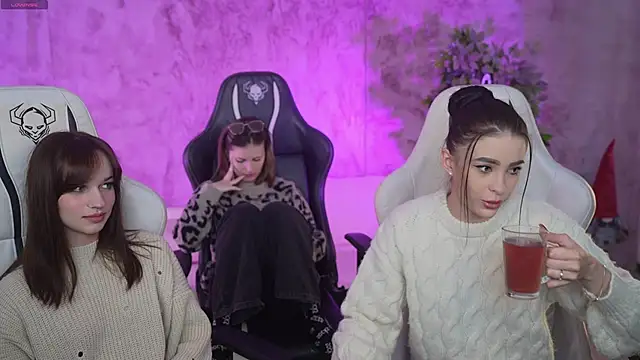 Snapshot of Brendi054 chatting on 01.18.25 Brendi054 online show from 01.18.25