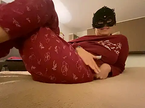 Marilou1983 online show from 03.13.25