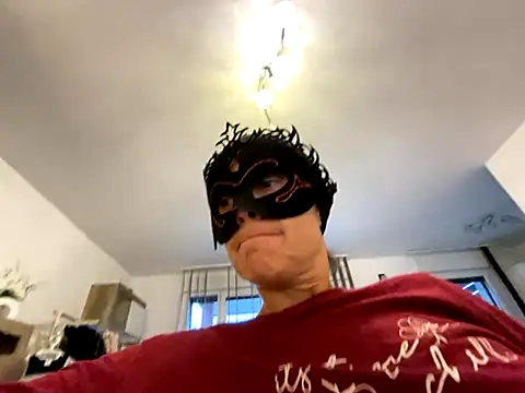 Marilou1983 online show from 09.23.25