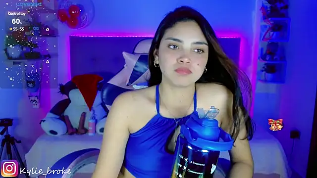 Snapshot of Kylie_brokee chatting on 12.20.24 Kylie brokee online show from 12.20.24