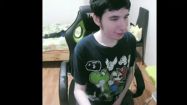 Snapshot of Twink_martinboy chatting on 01.21.25 Twink martinboy online show from 01.21.25