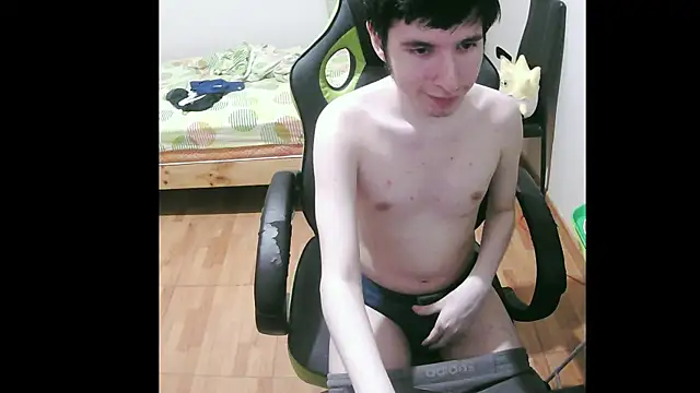 Snapshot of Twink_martinboy chatting on 01.24.25 Twink martinboy online show from 01.24.25