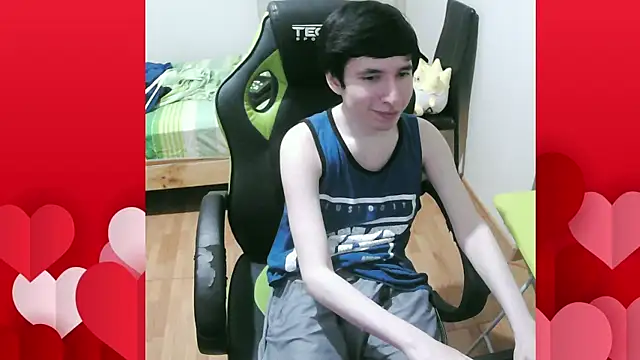 Snapshot of Twink_martinboy chatting on 03.05.25 Twink martinboy online show from 03.05.25