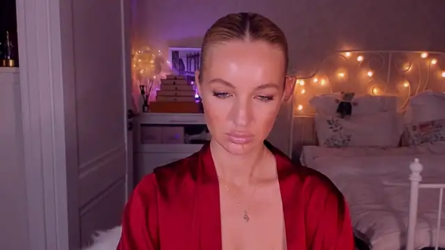 aestetick online show from 10.12.25