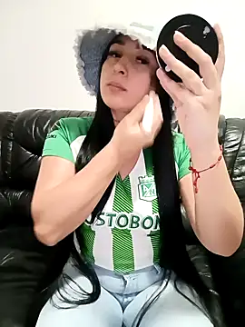 Snapshot of Juanamd1 chatting on 12.18.24 Juanamd1 online show from 12.18.24