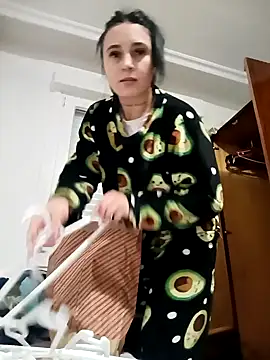 Snapshot of Juanamd1 chatting on 12.19.24 Juanamd1 online show from 12.19.24