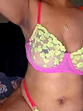 Snapshot of Lunadelisla chatting on 12.14.25 Lunadelisla online show from 12.14.25